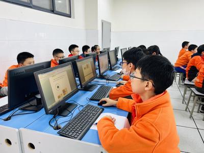 創新驅動未來 第四屆信息技術科技節—創意編程與計算機信息技術開發